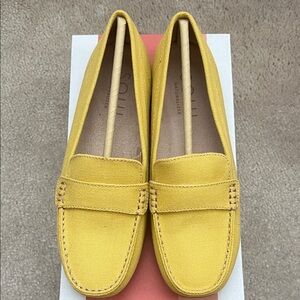 SOUL Naturalizer Bright Yellow Loafers (NEVER BEEN WORN)